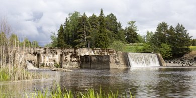 Yksi Suomen laajimmista joen ennallistamishankkeista käyntiin Raisiossa