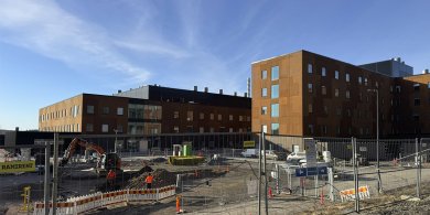 Ahveniston sairaala rakentuu maailman myllerryksessä